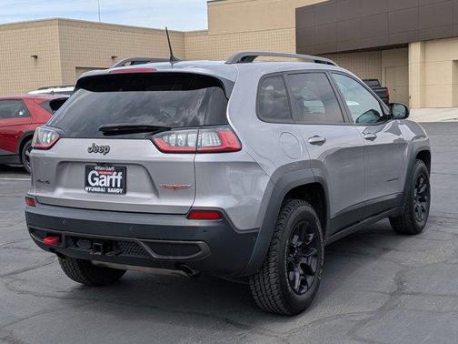 Billet Silver Metallic Clearcoat 2019 Jeep Cherokee Trailhawk Elite