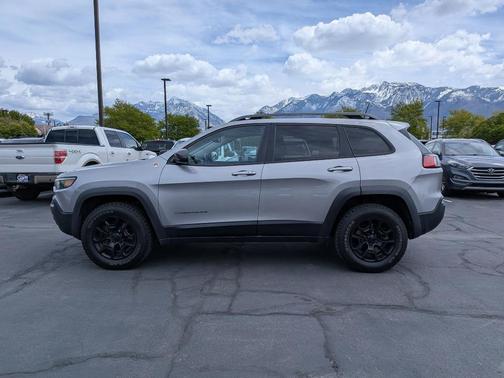 Billet Silver Metallic Clearcoat 2019 Jeep Cherokee Trailhawk Elite