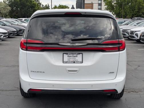 Bright White Clearcoat 2023 Chrysler Pacifica Touring-L