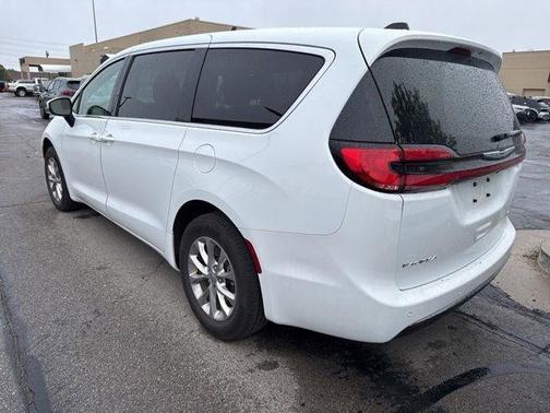 Bright White Clearcoat 2023 Chrysler Pacifica Touring-L
