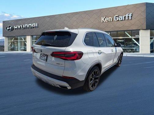Alpine White 2022 BMW X5 xDrive40i