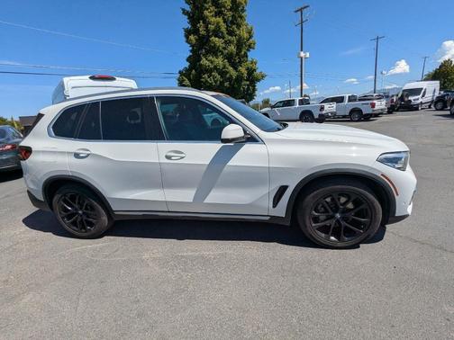 Alpine White 2022 BMW X5 xDrive40i