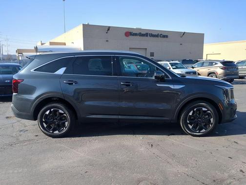 2024 Kia Sorento S