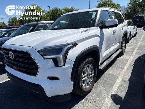 Ice 2025 Toyota Sequoia SR5