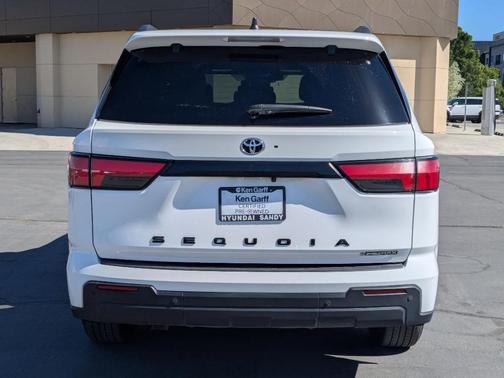 Ice 2025 Toyota Sequoia SR5
