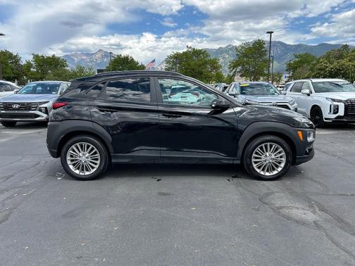 2021 Hyundai KONA SEL Plus
