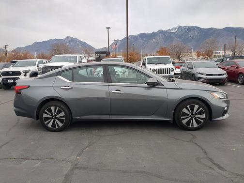 2020 Nissan Altima 2.5 SV