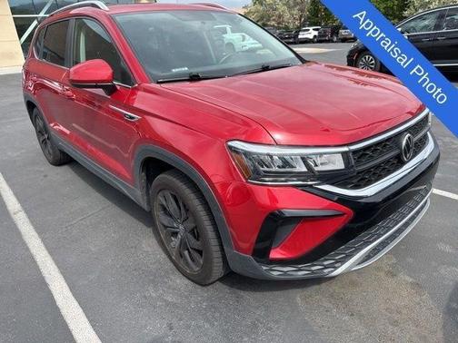 Kings Red 2022 Volkswagen Taos 1.5T SE