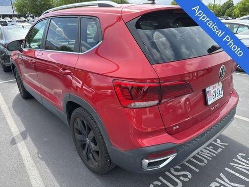 Kings Red 2022 Volkswagen Taos 1.5T SE