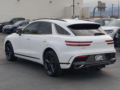 Uyuni White 2026 Genesis GV70 2.5T Sport Prestige