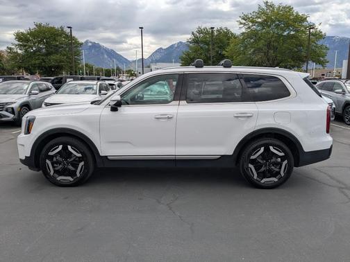 Glacial White Pearl 2025 Kia Telluride S