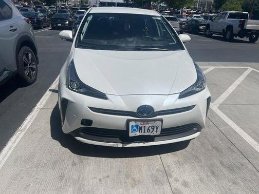 Blizzard Pearl 2019 Toyota Prius L