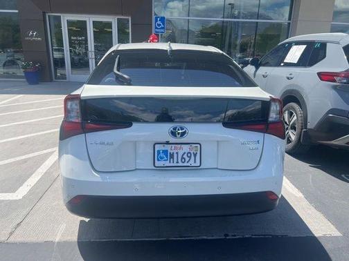 Blizzard Pearl 2019 Toyota Prius L
