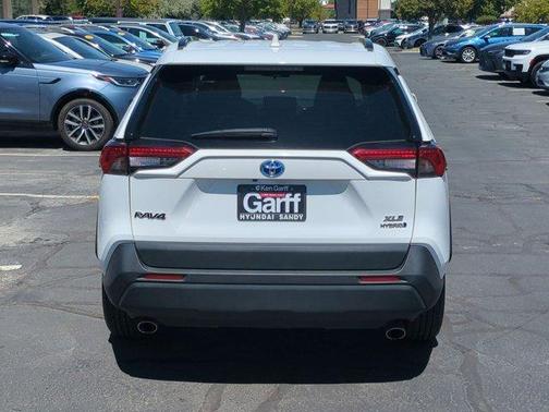 2024 Toyota RAV4 Hybrid XLE