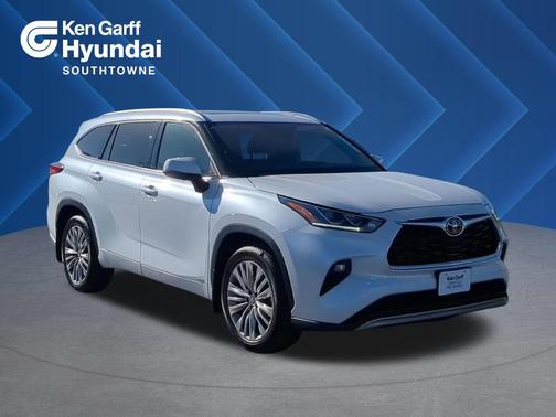 2022 Toyota Highlander Hybrid Platinum