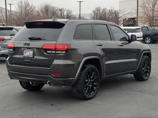 2017 Jeep Grand Cherokee Altitude