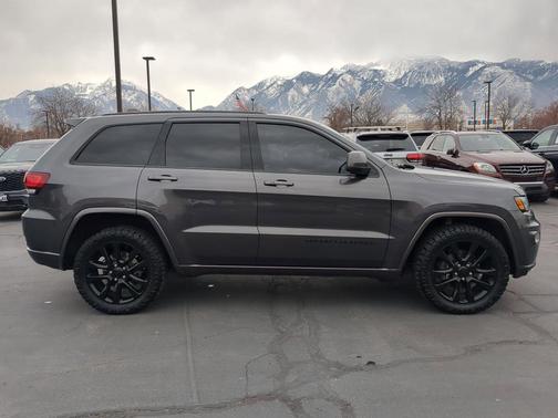 2017 Jeep Grand Cherokee Altitude