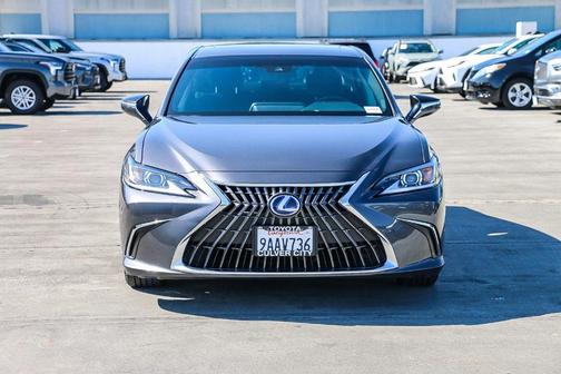 2022 Lexus ES 300h Base