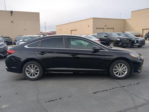 2019 Hyundai SONATA SE