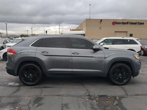 Platinum Gray Metallic 2021 Volkswagen Atlas Cross Sport 2.0T SEL