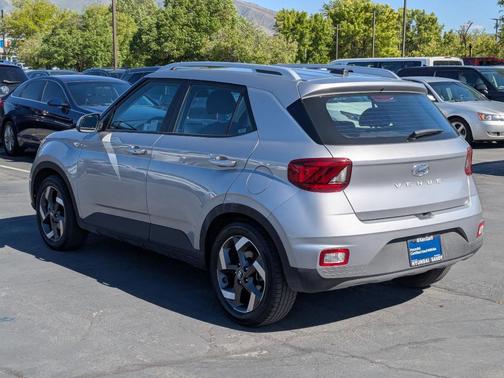 Shimmering Silver 2025 Hyundai VENUE SEL