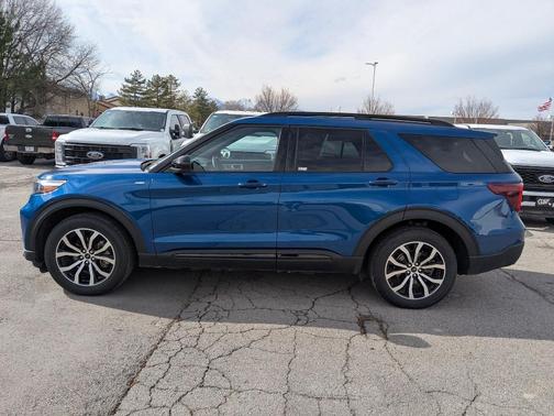 2023 Ford Explorer ST-Line