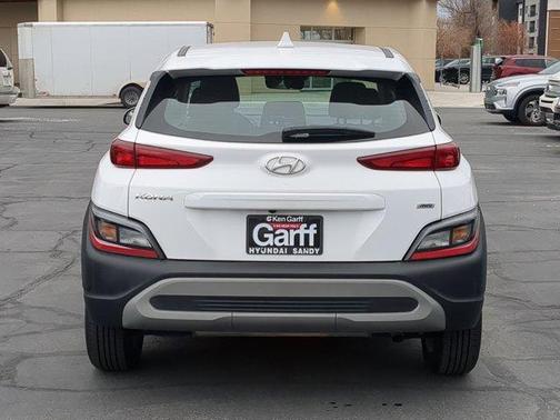2022 Hyundai KONA SE