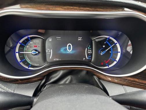 Brilliant Black Crystal Pearlcoat 2023 Chrysler Pacifica Hybrid Limited