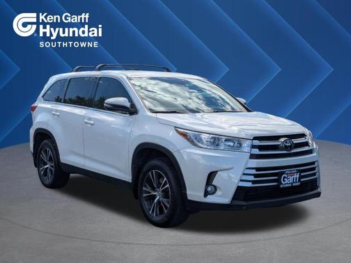 Blizzard Pearl 2019 Toyota Highlander LE