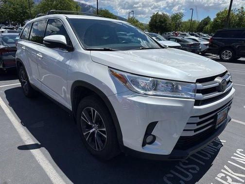 Blizzard Pearl 2019 Toyota Highlander LE