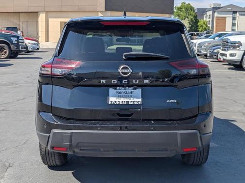 Super Black 2025 Nissan Rogue SV