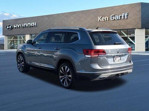 Platinum Gray Metallic 2019 Volkswagen Atlas 3.6L SEL Premium
