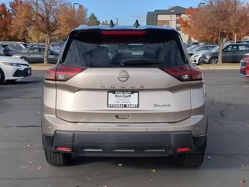 2025 Nissan Rogue SL