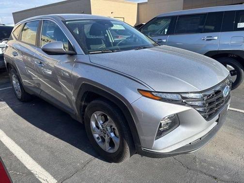 Shimmering Silver 2024 Hyundai TUCSON SE