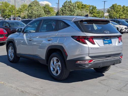 Shimmering Silver 2024 Hyundai TUCSON SE