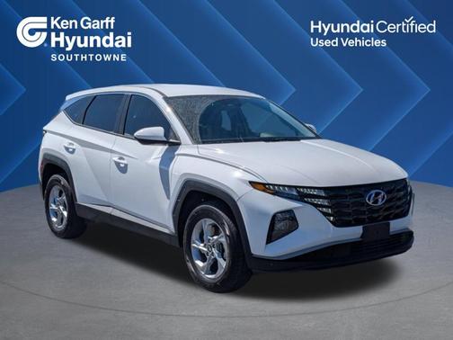 White 2024 Hyundai TUCSON SE