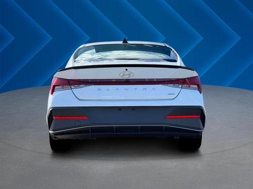 2025 Hyundai ELANTRA HEV SEL Sport