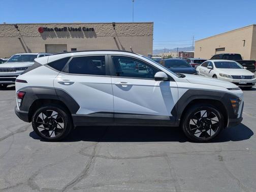 White 2024 Hyundai KONA SEL