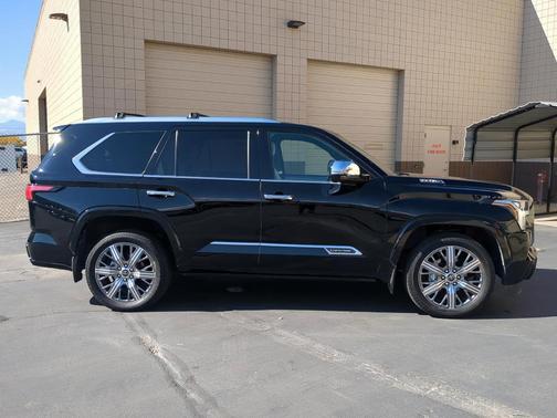 2024 Toyota Sequoia SR5