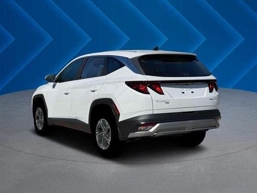 Pearl 2026 Hyundai TUCSON Hybrid Blue SE