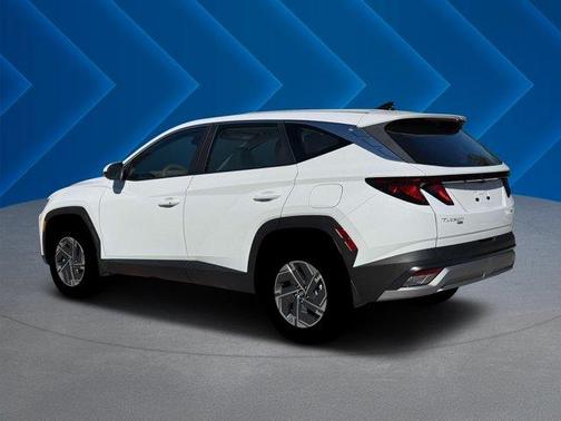 Pearl 2026 Hyundai TUCSON Hybrid Blue SE