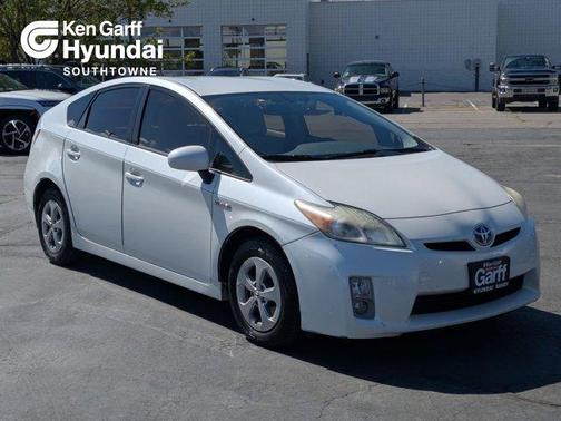 White 2010 Toyota Prius II