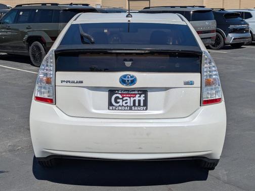 White 2010 Toyota Prius II
