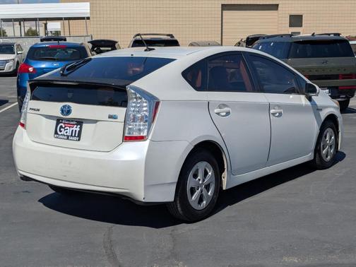 White 2010 Toyota Prius II