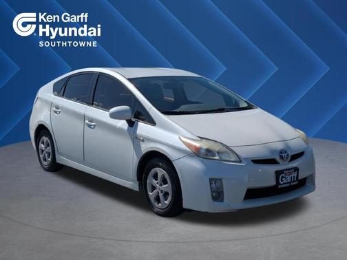 White 2010 Toyota Prius II