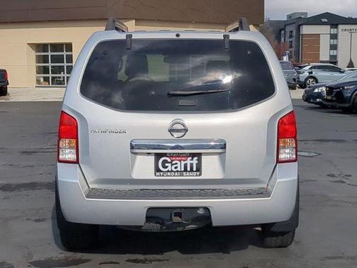 2011 Nissan Pathfinder SV