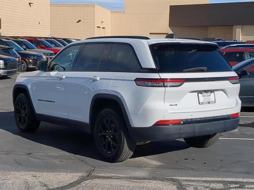 2024 Jeep Grand Cherokee Laredo