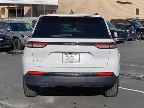 2024 Jeep Grand Cherokee Laredo