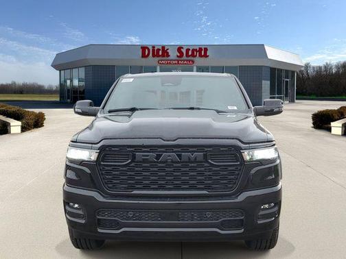 Diamond Black Crystal Pearlcoat 2026 RAM 1500 Big Horn/Lone Star