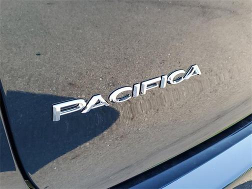 2025 Chrysler Pacifica L